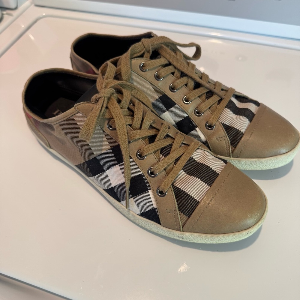 Burberry Vintage Housecheck Low Top Lace Sneaker 41